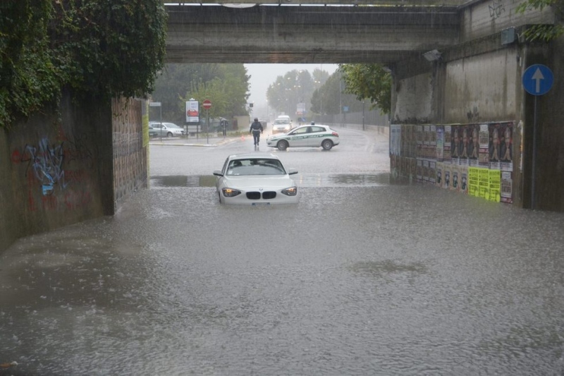 Κακοκαιρία «χτυπά» την Ιταλία – Δύο νεκρές γυναίκες από υπερχείλιση χειμάρρου - Media