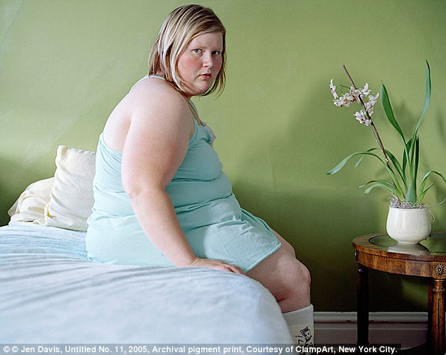Φωτογράφιζε τον παχύσαρκο εαυτό της επί 11 χρόνια (Photos) - Media