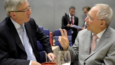 Ο Σόιμπλε «έριξε πόρτα» στον Γιούνκερ - Media