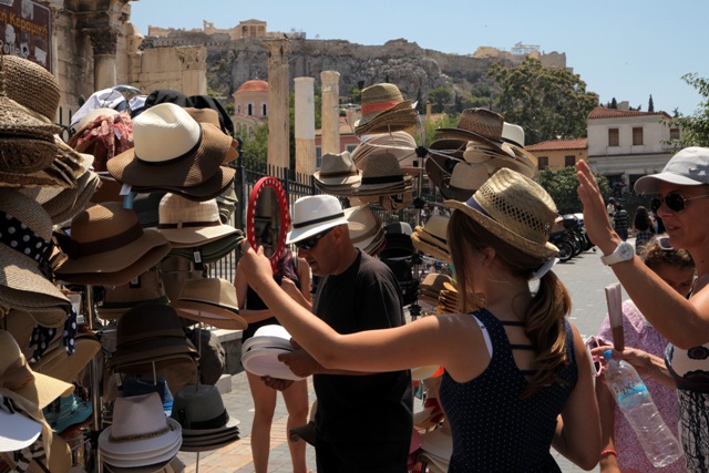 Ζέστη σε όλη τη χώρα - Τους 37 βαθμούς «χτυπάει» ο υδράργυρος στην Αθήνα! - Media