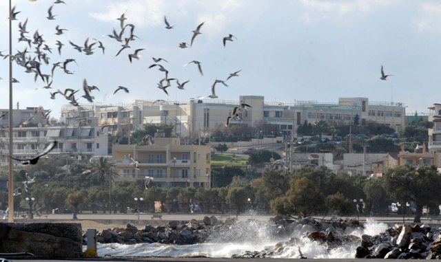 Δεμένα στον Πειραιά υδροπτέρυγα και καταμαράν για Αργοσαρωνικό - Media