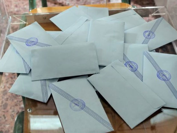 Βρέθηκε ψηφοδέλτιο με 50 ευρώ μέσα σε κάλπη - Media