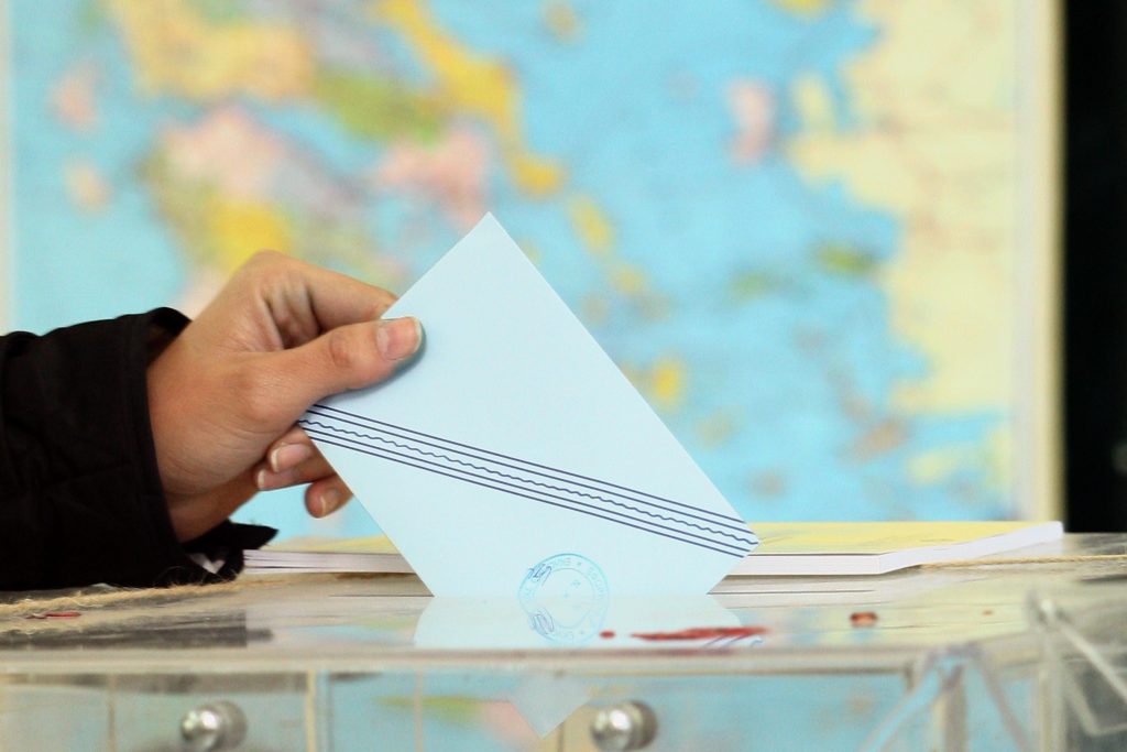 Προβάδισμα στον ΣΥΡΙΖΑ δίνουν δύο νέες δημοσκοπήσεις - Media