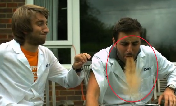 Το θανατηφόρο παιχνίδι της κανέλας (VIDEO) - Media