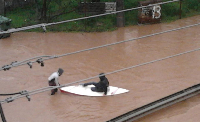 Έβγαλαν κανό στο Μαρούσι - Media