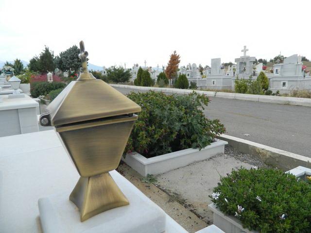 Με τα... καντήλια τα βάζει ο ΣΔΟΕ!
 - Media