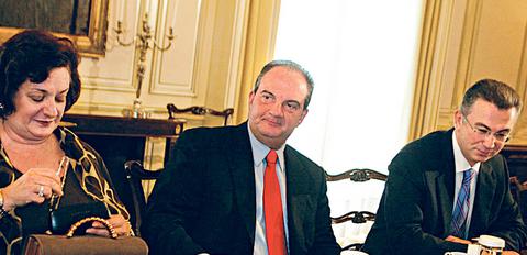 Δείπνο Κώστα, Θόδωρου και Μάρας - Media