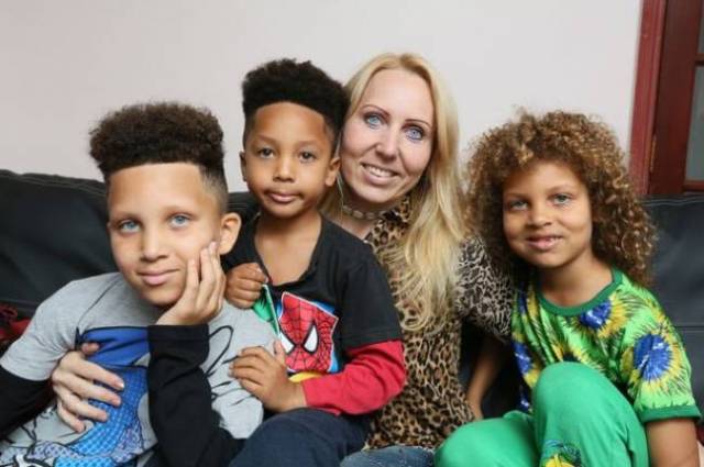 Έπαθε 29 καρδιακές προσβολές σε ένα 24ωρο και… έζησε!
 - Media