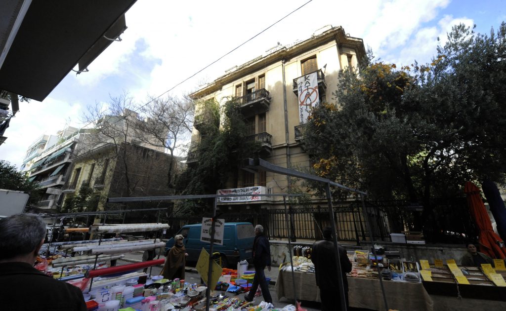 Οι καταληψίες του κτήματος «Πραπόπουλου» ανοίγουν τις πόρτες του…
 - Media