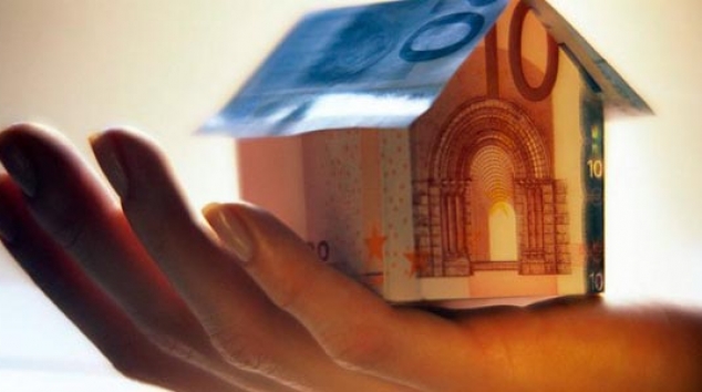 Το υπουργείο Οικονομικών θα πουλάει μέσω Ίντερνετ τα κατασχεμένα ακίνητα - Media