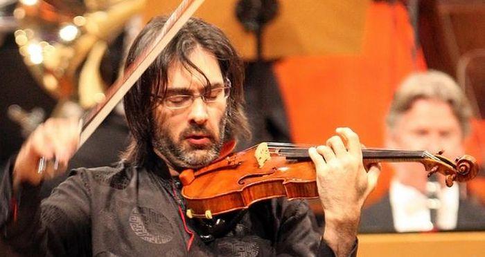 Υποψήφιος για Grammy ο Λεωνίδας Καβάκος - Media