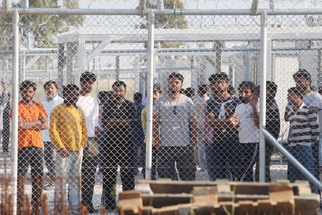 Παρατείνεται η 18μηνη κράτηση μεταναστών χωρίς χαρτιά - Media