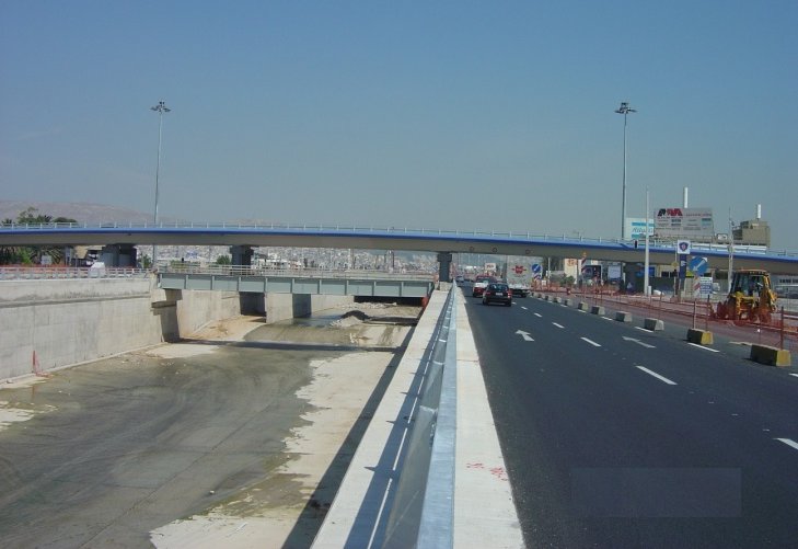 «Βούτηξε» στον Κηφισό όταν τον πλησίασαν αστυνομικοί!  - Media