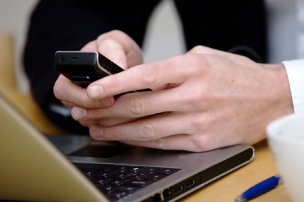 Πως ο αριθμός του κινητού μπορεί να δείξει την ηλικία σας (Κάντε το τεστ) - Media