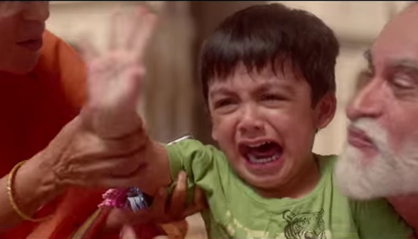 Οι άνδρες πρέπει να κλαίνε ή μήπως όχι; Ένα βίντεο που συγκλονίζει - Media