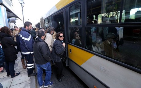 Από την μπροστινή πόρτα η επιβίβαση στα λεωφορεία από 1η Ιουλίου - Media