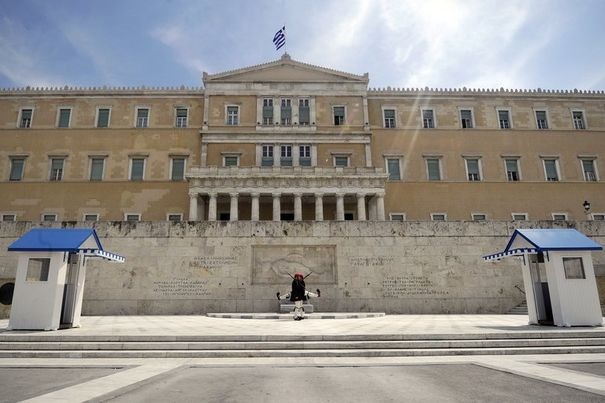 Στη Διάσκεψη των Προέδρων οι προτάσεις των κομμάτων για το δημοψήφισμα  - Media