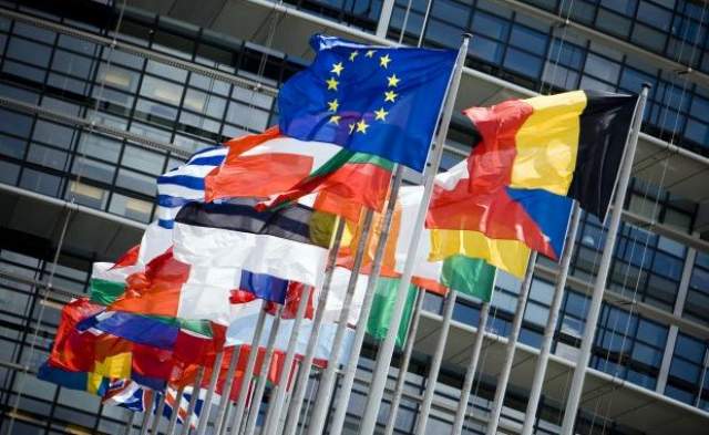 Έκτακτο συμβούλιο των ευρωπαίων υπουργών Εσωτερικών και Δικαιοσύνης για τις επιθέσεις στο Παρίσι - Media