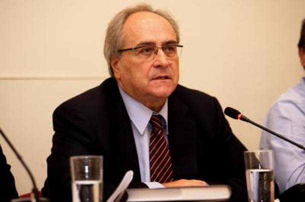 Η Βουλή ζητά διευκρινήσεις για το «πόθεν έσχες» του Ν. Κωνστατόπουλου - Media