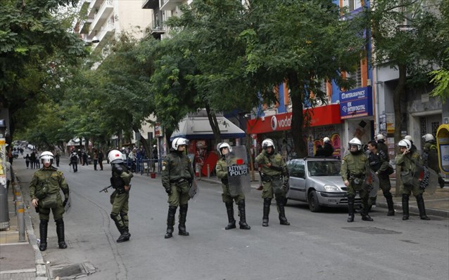 Αστυνομική επιχείρηση στο Πολυτεχνείο - Media