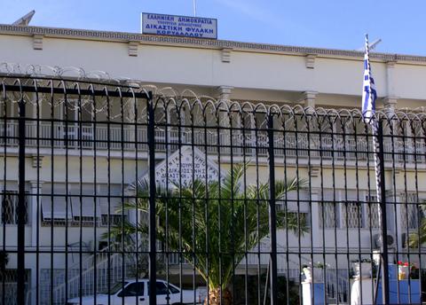 «Υποβρύχια» χλιδή στον Κορυδαλλό  - Media