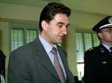 Στο νοσοκομείο με εντολή καρδιολόγου ο Ηρακλής Κωστάρης της 17Ν
 - Media