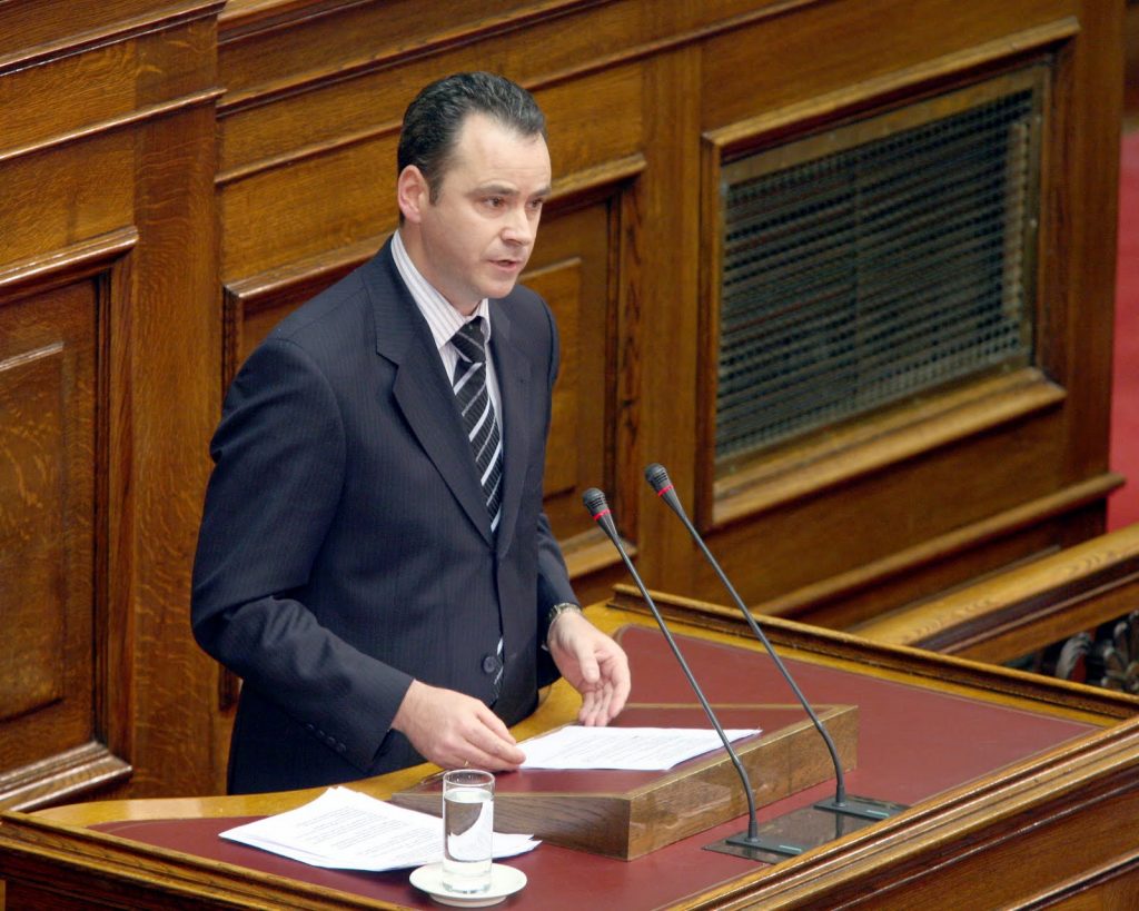 «Γαλάζιο» σάιτ «δείχνει» Καρχιμάκη για την παραίτηση Κουκοδήμου - Media