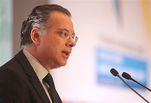 Ο Κουμουτσάκος κάνει… στροφή 180 μοιρών στην Περιφέρεια Αττικής - Media