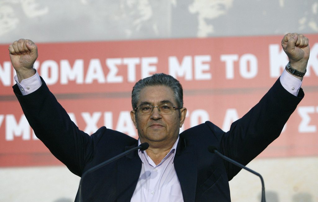 «Ματωμένο πλεόνασμα, ψίχουλα φτώχειας» - Media
