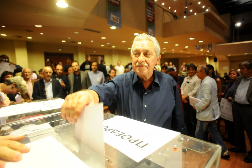 Πύρρειος νίκη για τον Κουβέλη - Media