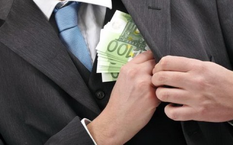 Οι κροίσοι δυναμώνουν με την κρίση - Media