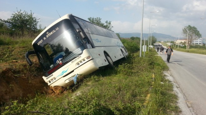 22 τραυματίες από την ανατροπή λεωφορείου του ΚΤΕΛ στον περιφερειακό της Πάτρας - Media