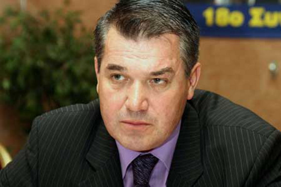 Κλαρινογαμπροί, τσατσάδες και βουλευτές - Media