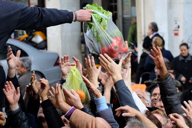 «Πατείς με, πατώ σε» για λίγα λαχανικά - Media