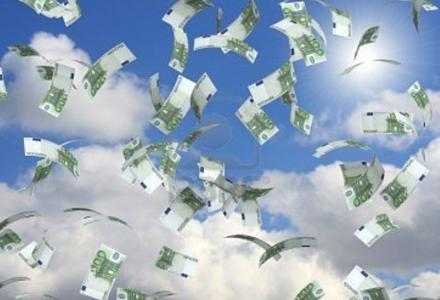 «Προχωρημένη» πρόταση από την Οξφόρδη: Η ΕΚΤ να δωρίσει 500 ευρώ σε κάθε ενήλικα - Media