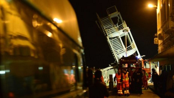 Πρόσκρουση πλοίου με τον πύργο ελέγχου στη Γένοβα – Επτά νεκροί - Media