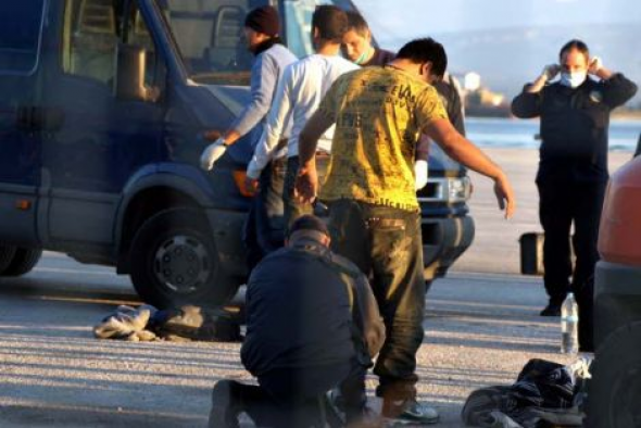 Ένοχοι δύο λιμενικοί για βασανισμό μεταναστών στη Χίο - Media