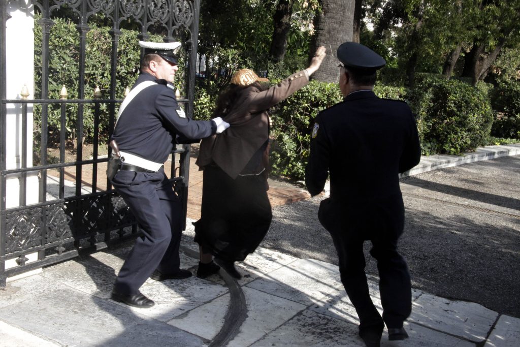 Το «ντου» της Ελένης Λουκά στο Προεδρικό Μέγαρο (Photos) - Media