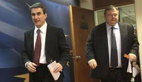 Επέστρεψε και τυπικά στο ΠΑΣΟΚ ο Ανδρέας Λοβέρδος - Media