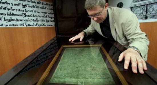 Magna Carta: 1215 άτομα θα δουν τα τέσσερα εναπομείναντα αντίγραφά της - Media