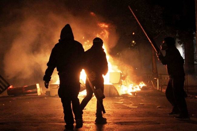 Επίθεση κουκουλοφόρων σε φοιτητές του Πανεπιστήμιου Μακεδονίας - Media