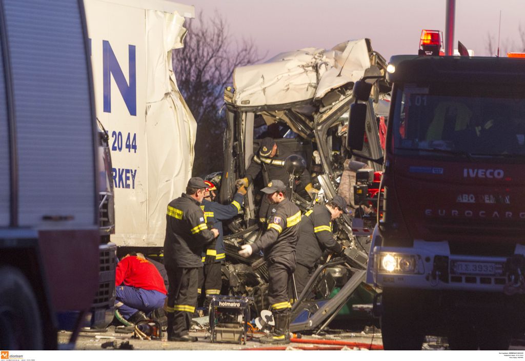 Δύο νεκρές στο τροχαίο στα Μάλγαρα (Video) - Media