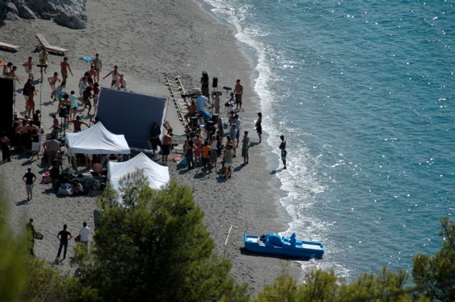 Μην ιδιωτικοποιήσετε τον αιγιαλό σας, λέει η σκηνοθέτις του «Mamma Mia» - Media