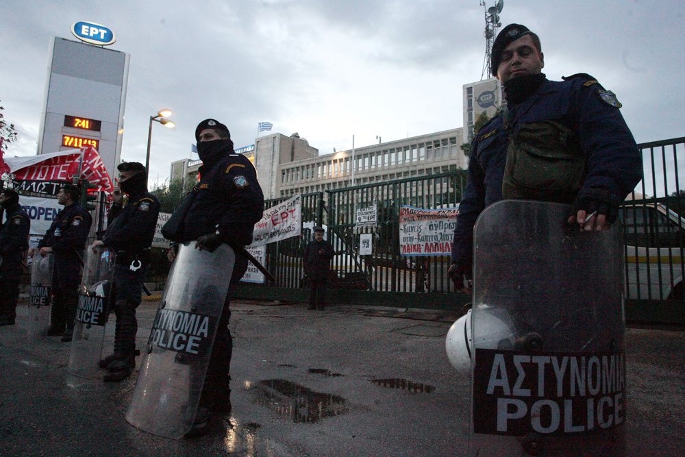Το τελευταίο ηχητικό της ΕΡΑ την ώρα της εισβολής των ΜΑΤ - Media