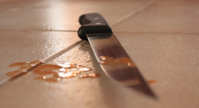 Μαχαίρωσε θανάσιμα τη μητέρα του - Media