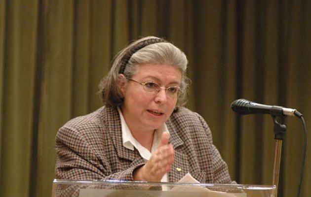 Μενδώνη: Μνημείο του 4ου αιώνα π.Χ. η Αμφίπολη (Video) - Media