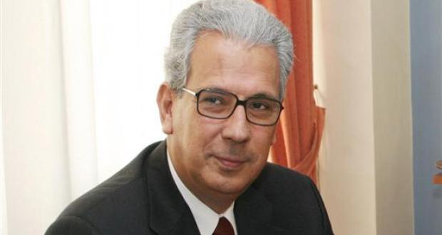 Μέργος: «Δεν εισπράττω τρεις μισθούς» - Media