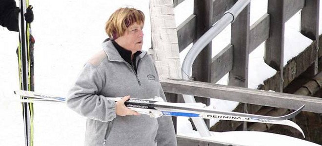 Η Μέρκελ πήγε για σκι - Media