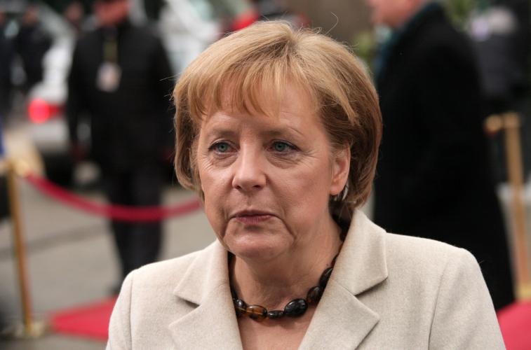 SPD: «Τσιγκούνα θεία» η Μέρκελ - Media