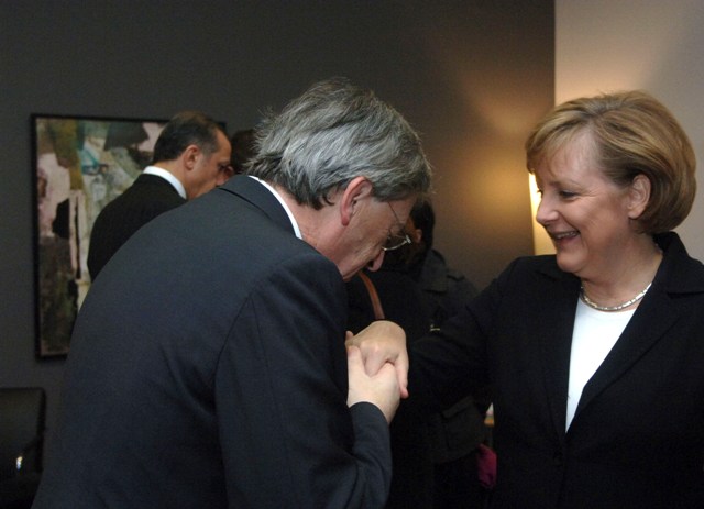 Γιούνκερ για Κομισιόν με τις «πλάτες» της Μέρκελ - Media